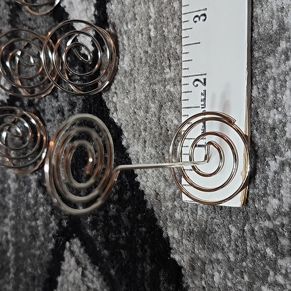 METAL SILVER TABLE NUMBERS CARDS MENU NAME PHOTOS SIGN TABLE HOLDERS 34 PIECE - Picture 5 of 11
